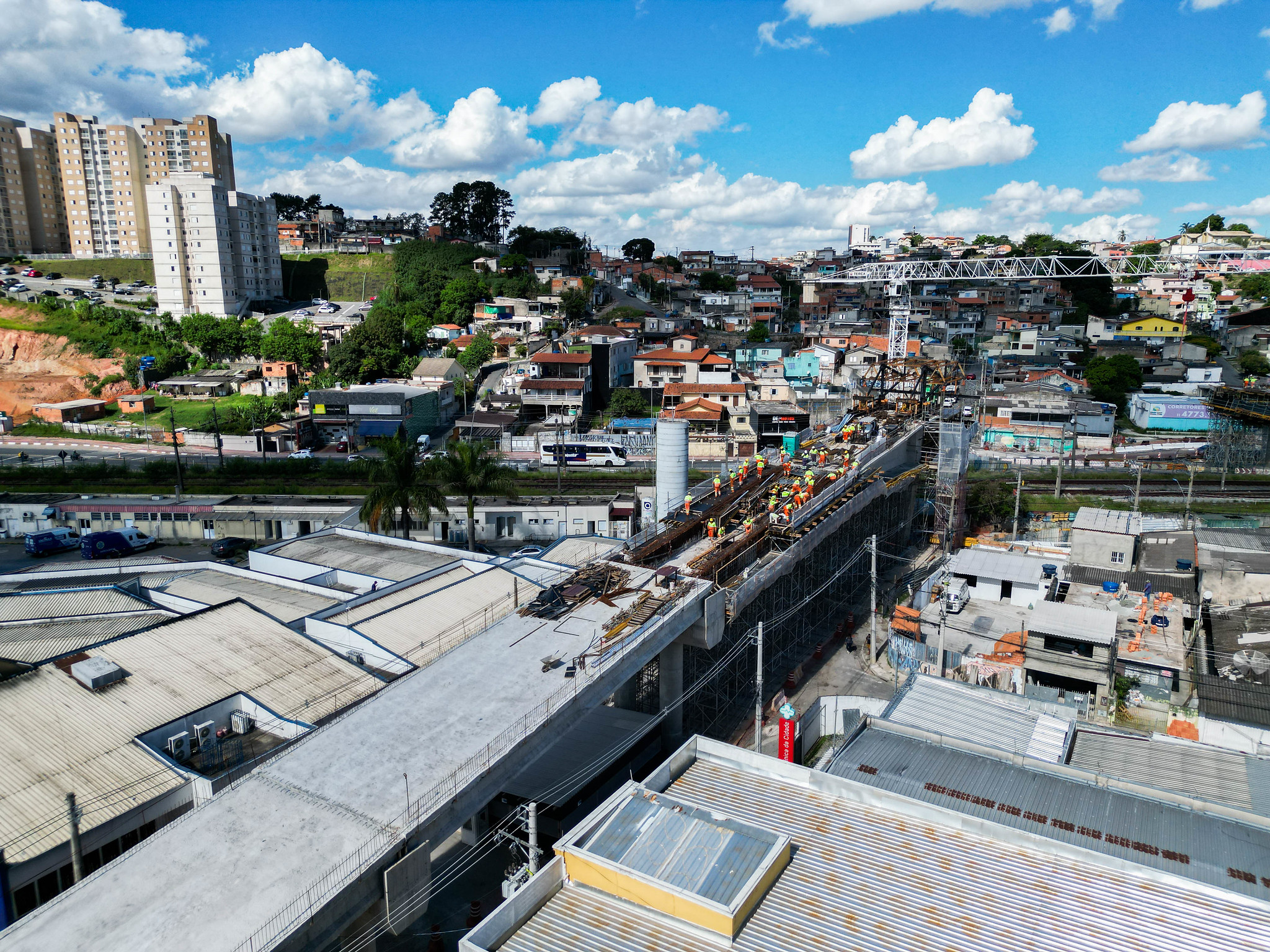 Via será interditada neste domingo (18) para avanço das obras do viaduto