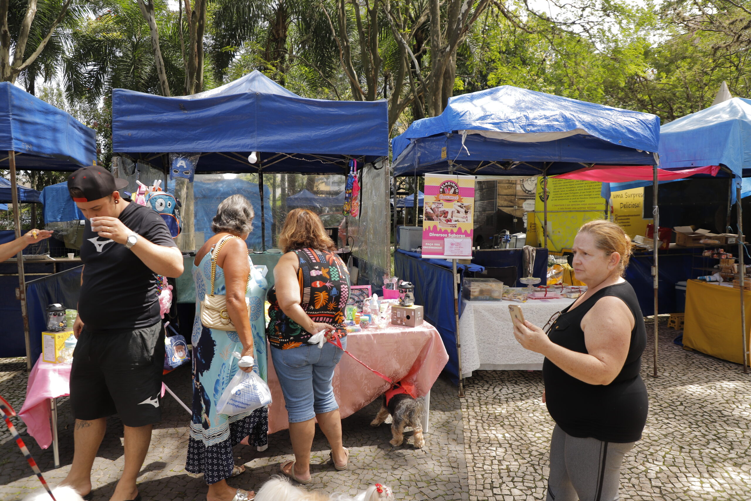 Feira de Artesanato e Gastronomia da Praça Oiapoque tem calendário atualizado.