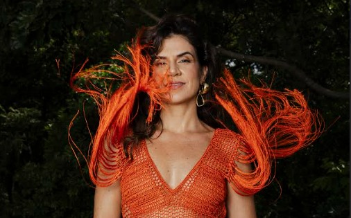 Mariana Aydar encerra o Arraiá Barueri 2025 com muito forró na noite de São João 