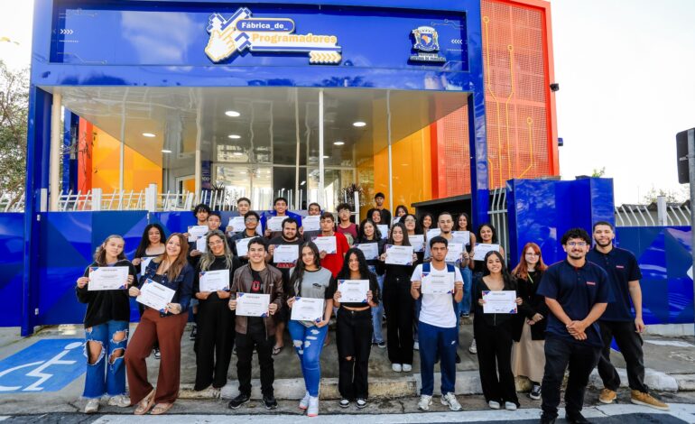 Fábrica de Programadores de Santana de Parnaíba encerra cursos de férias de Marketing Digital e Excel 