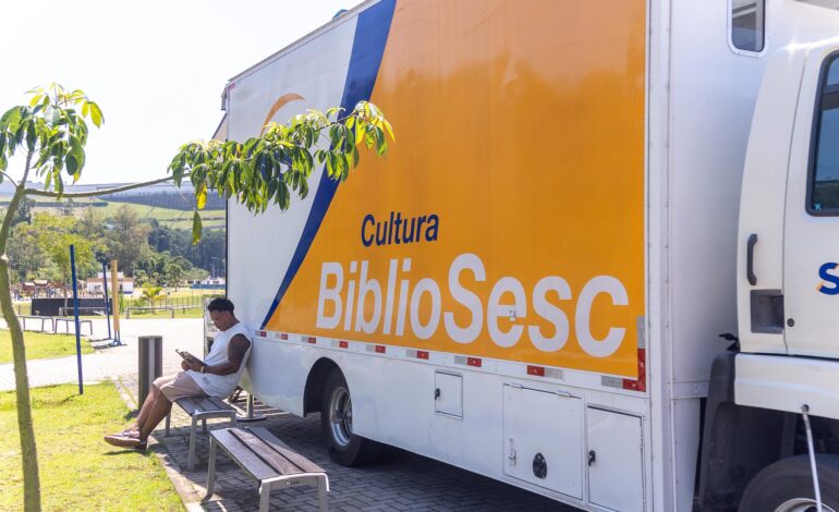 Itapevi recebe BiblioSesc com espetáculo teatral e incentivo à leitura no Parque da Cidade