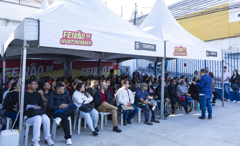 Teco realiza Feirão de Empregos na Praça Carlos de Castro