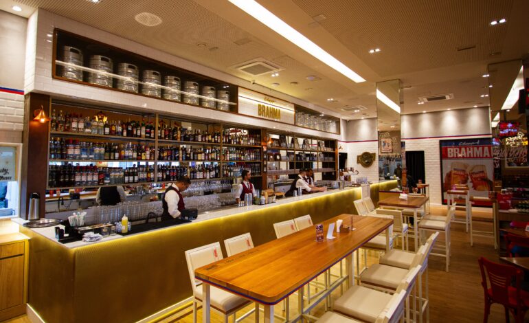 Bar Brahma Granja Viana abre mês de julho com samba, sertanejo e tributo a Sade