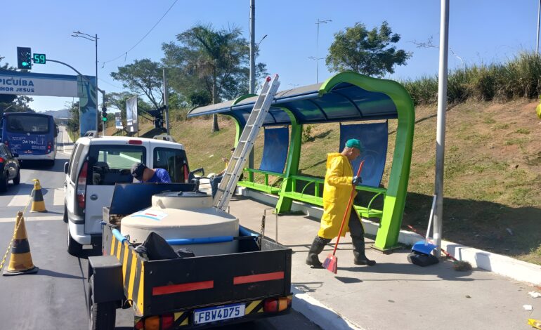 Prefeitura de Carapicuíba realiza revitalização e ampliação dos pontos de ônibus da cidade