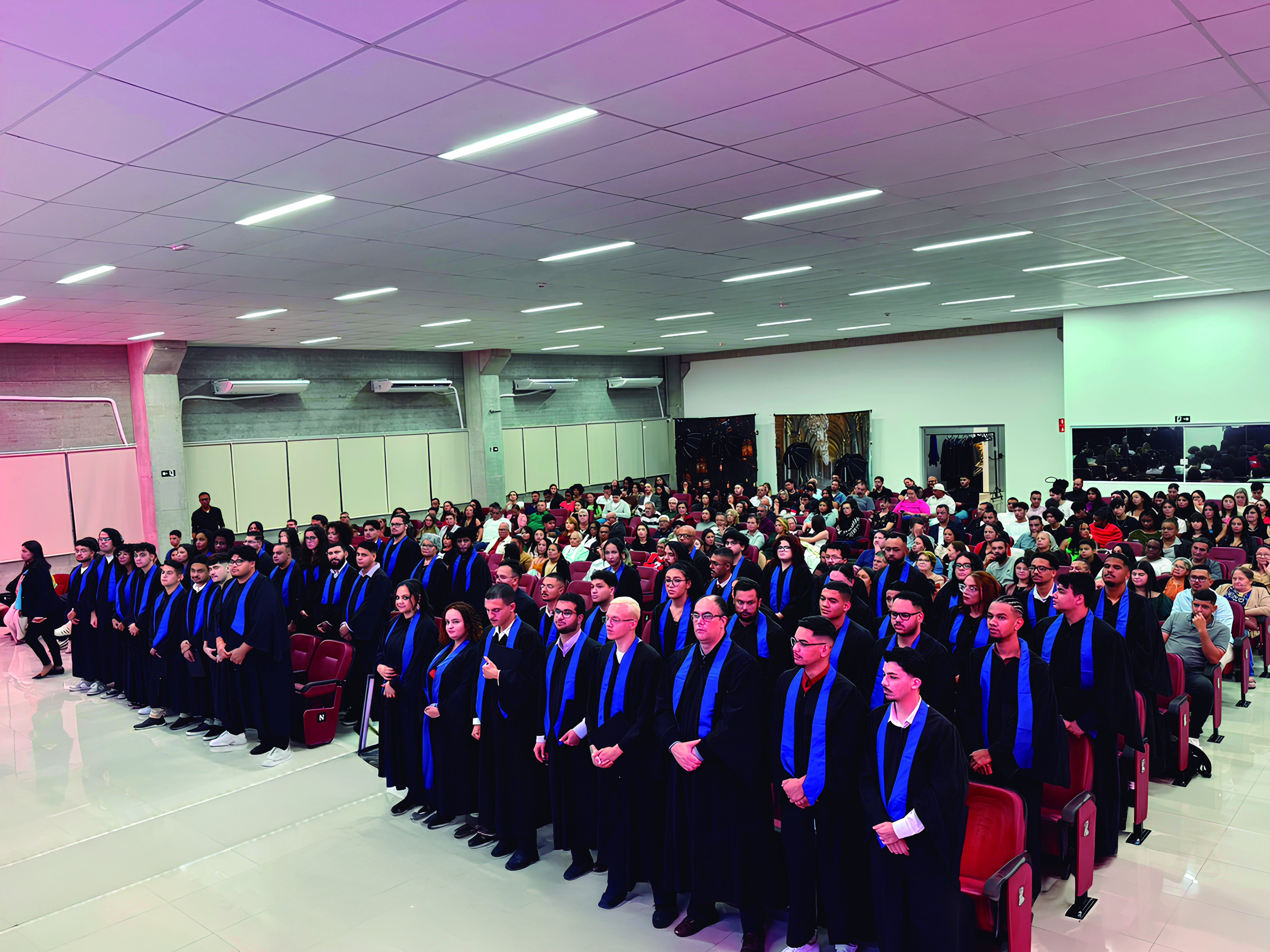 Formaturas da Fatec e do Programa Conect celebram avanços na educação e tecnologia de Santana de Parnaíba