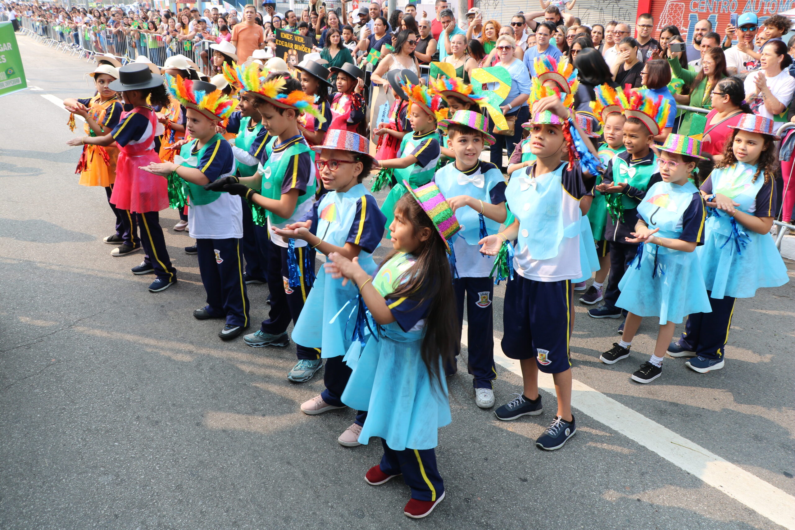 Com o tema “Carapicuíba – 60 anos”: Prefeitura realiza o desfile cívico-militar de 7 de setembro