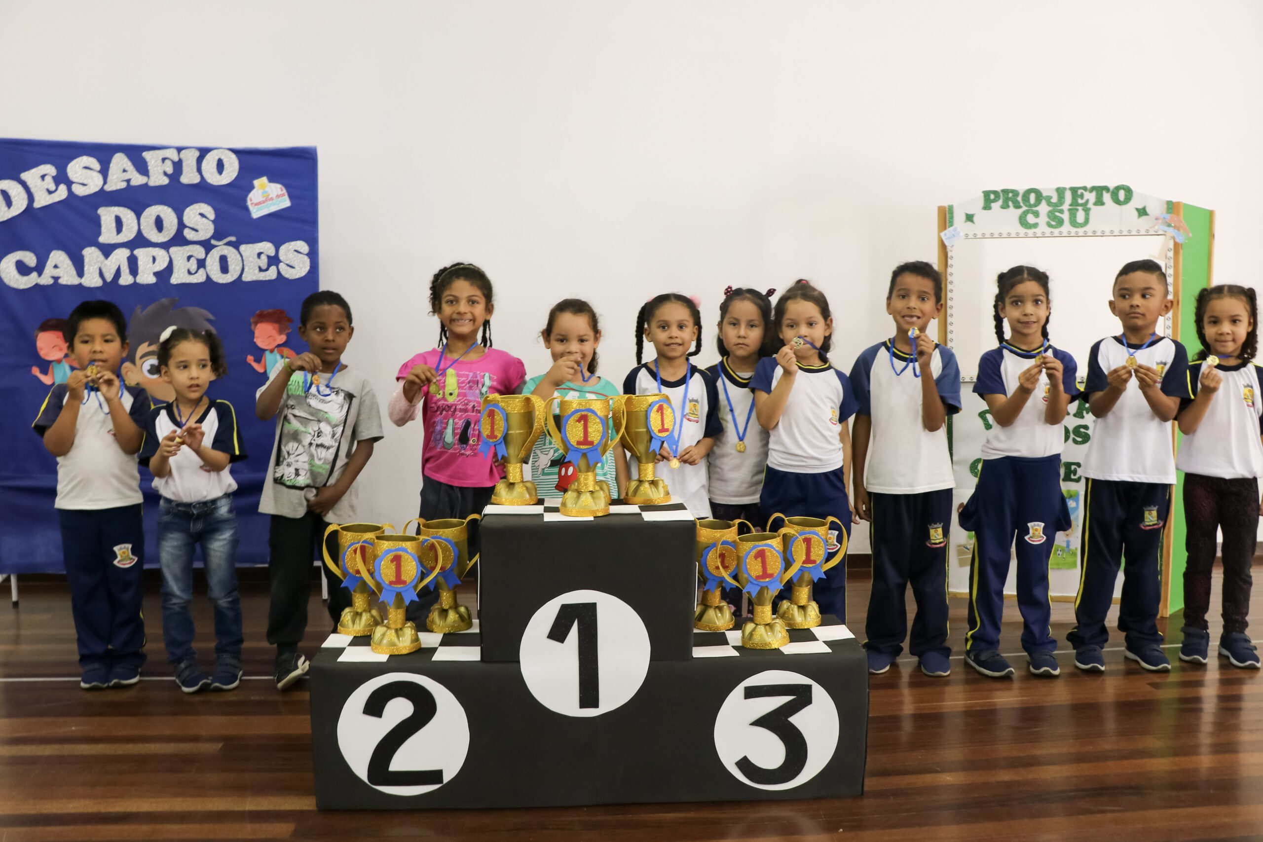 Prefeitura de Carapicuíba realiza o “Desafio dos Campeões” com práticas esportivas para os alunos da rede municipal