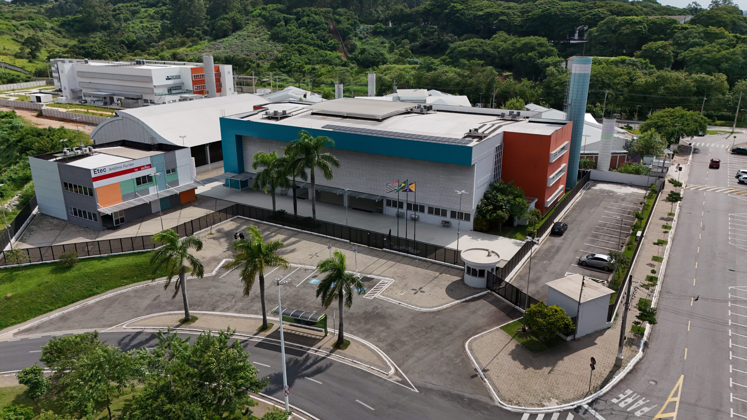 Já estão abertas as inscrições para os cursos técnicos da Etec Barueri 