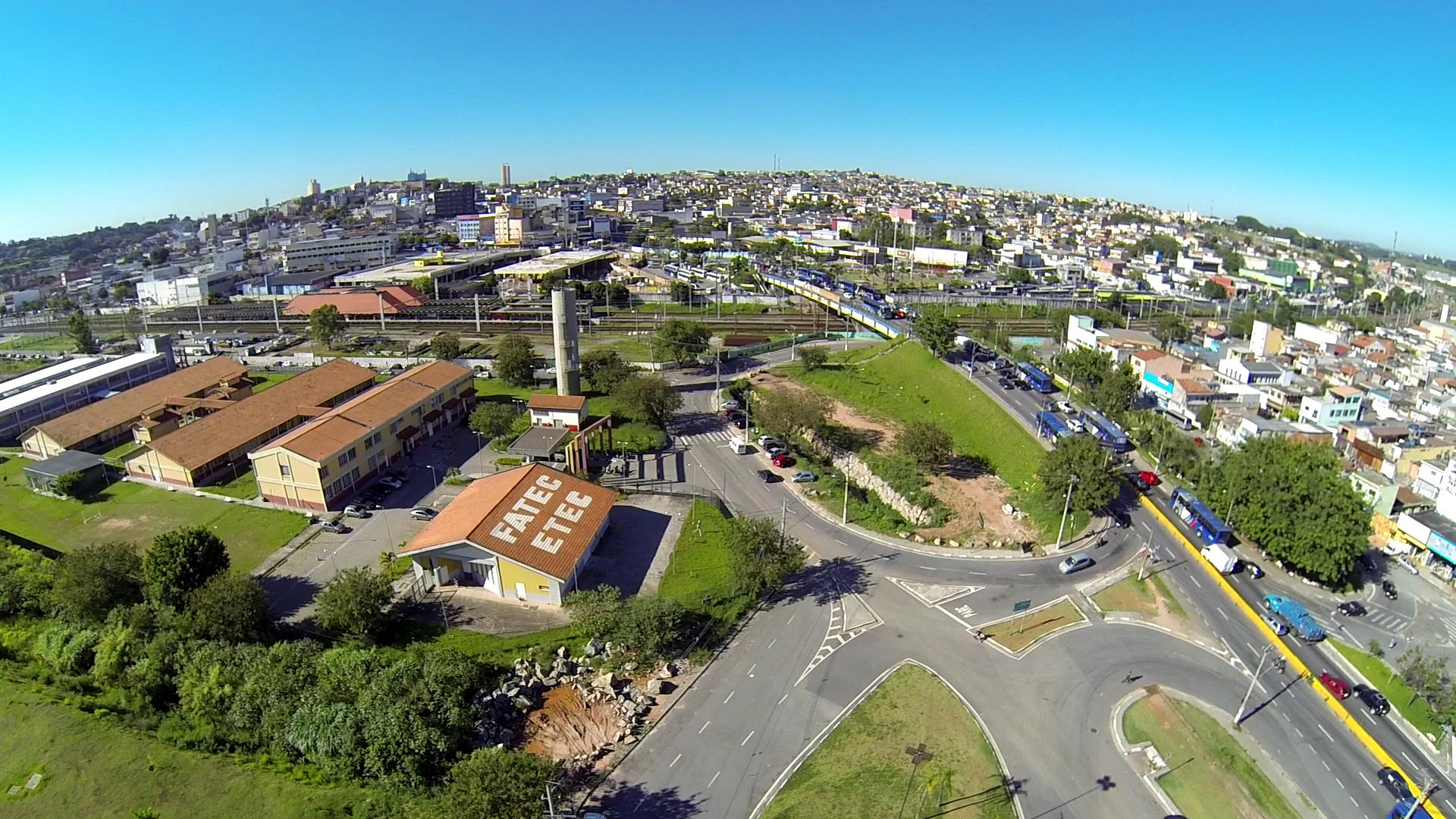 Etec de Carapicuíba abre inscrições para o vestibulinho do 1º semestre de 2026