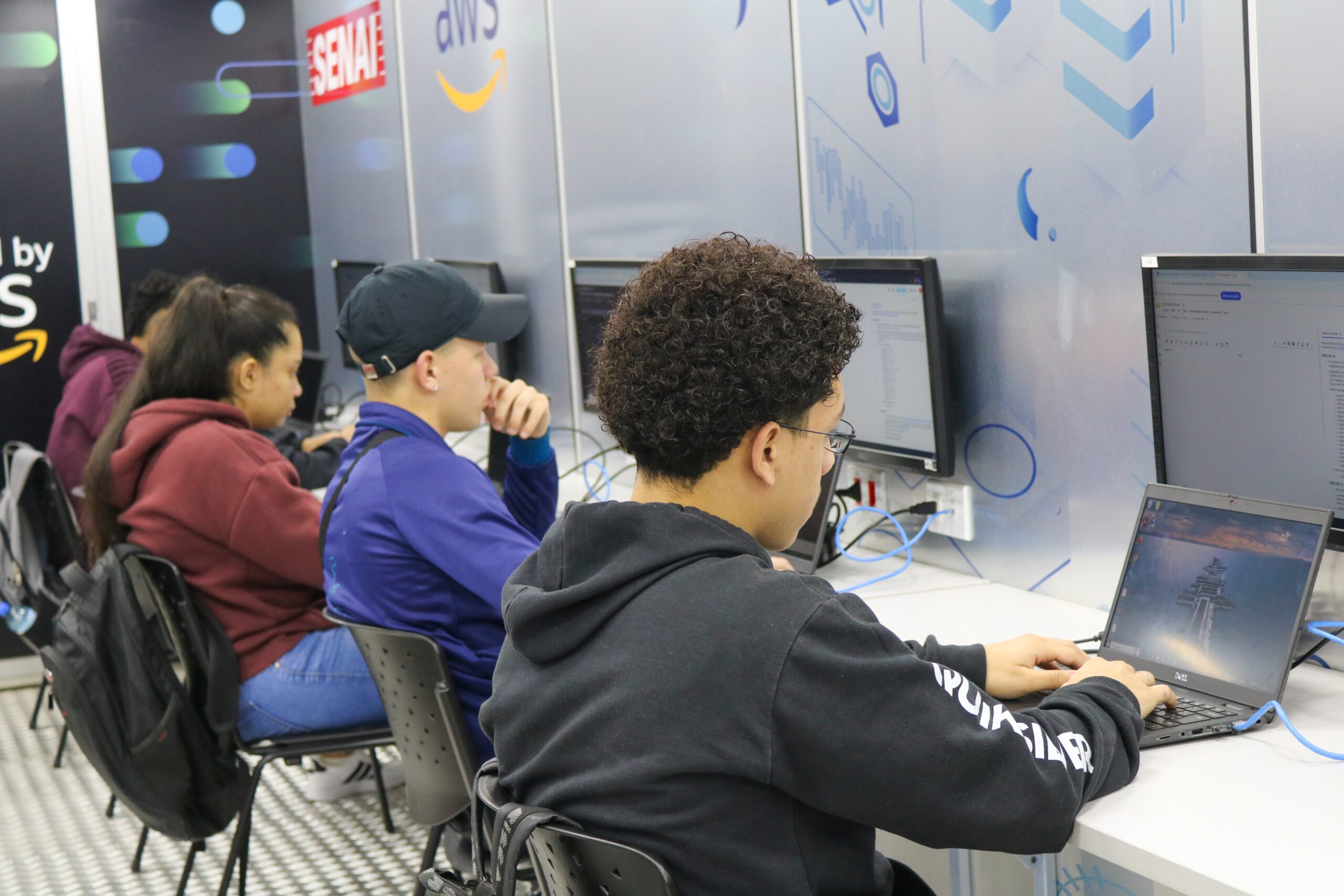 Prefeitura de Carapicuíba abre inscrições para novos cursos gratuitos de tecnologia em parceria com o Senai