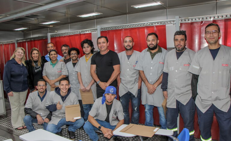 PIRAPORA DO BOM JESUS CERTIFICA ALUNOS DE SERRALHERIA