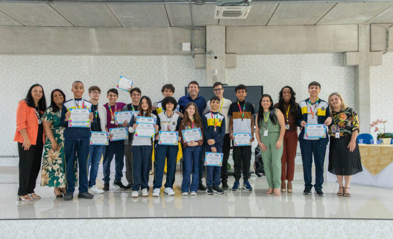 Prefeitura de Santana de Parnaíba homenageia estudantes medalhistas da Olimpíada Brasileira de Matemática