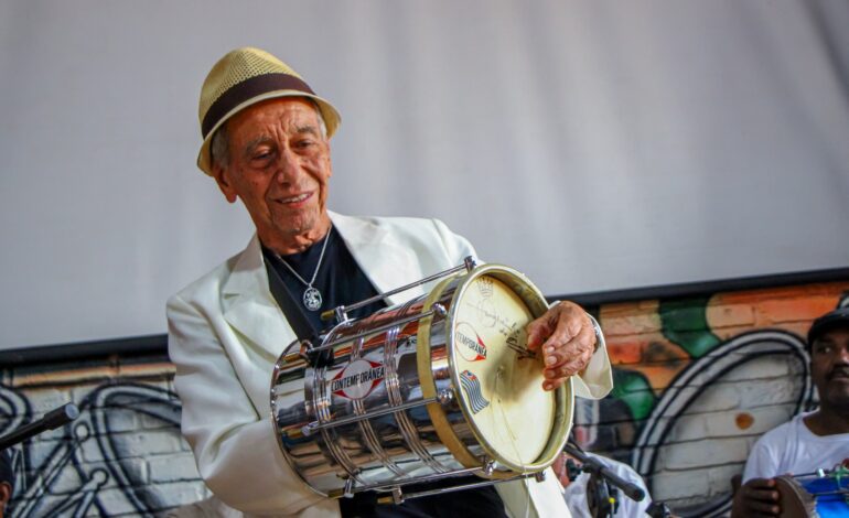 CASA DO SAMBA DE PIRAPORA DO BOM JESUS HOMENAGEIA OSVALDINHO DA CUÍCA