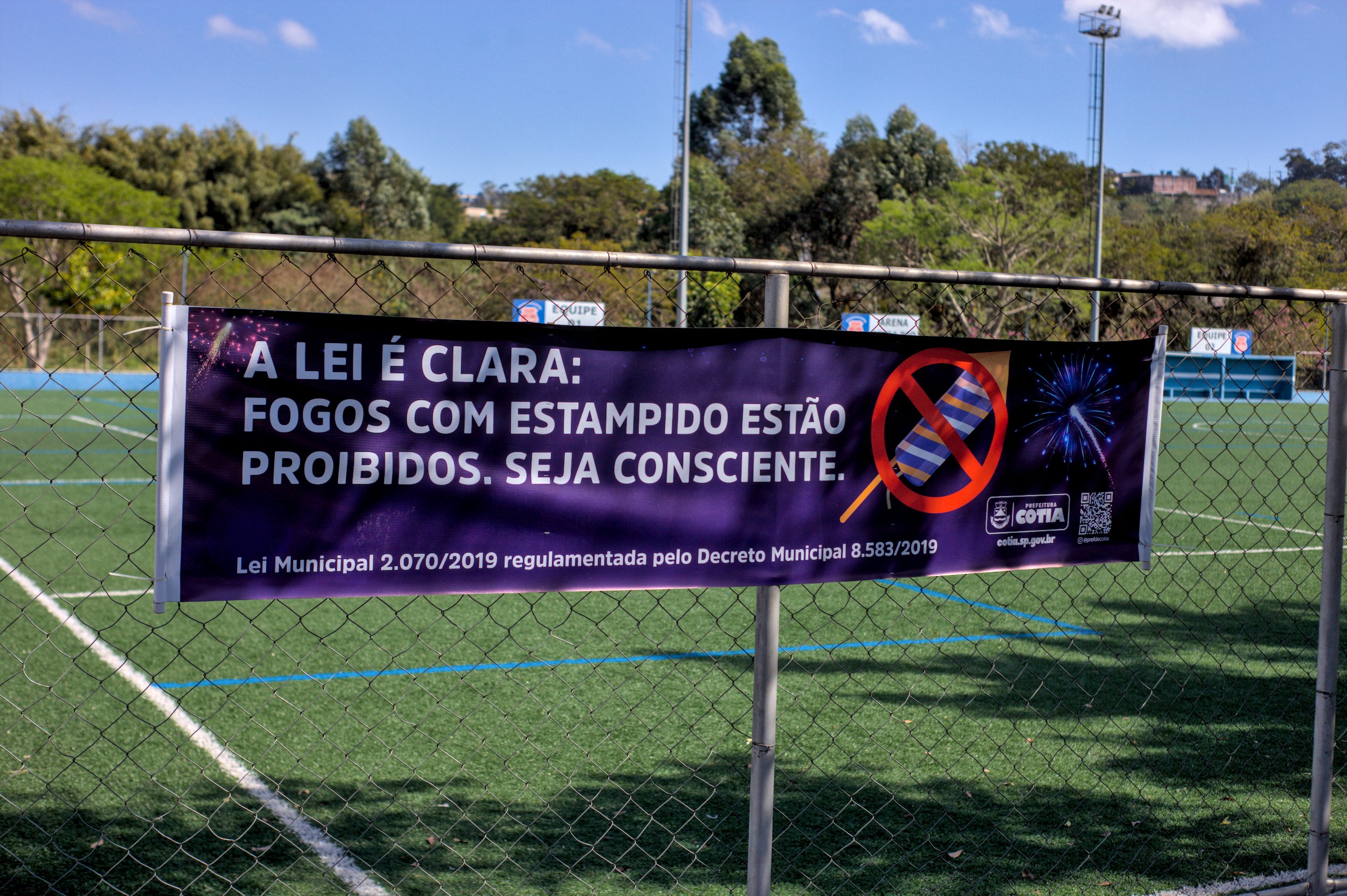 Fogos de artifício com estampido são proibidos em Cotia. Prefeitura lança ação de conscientização