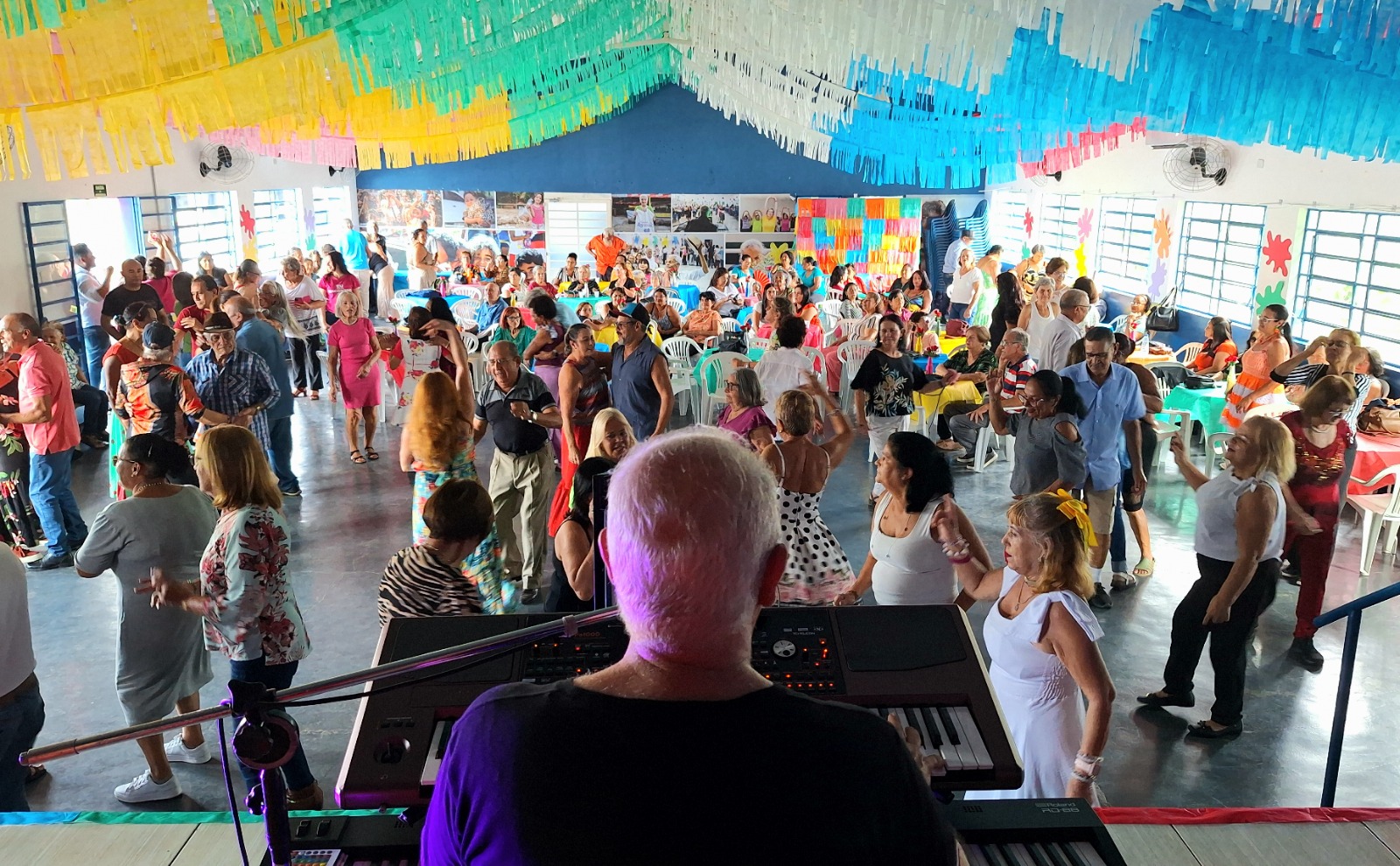 Sábado (11/10) é dia de Baile da Melhor Idade em Caucaia do Alto