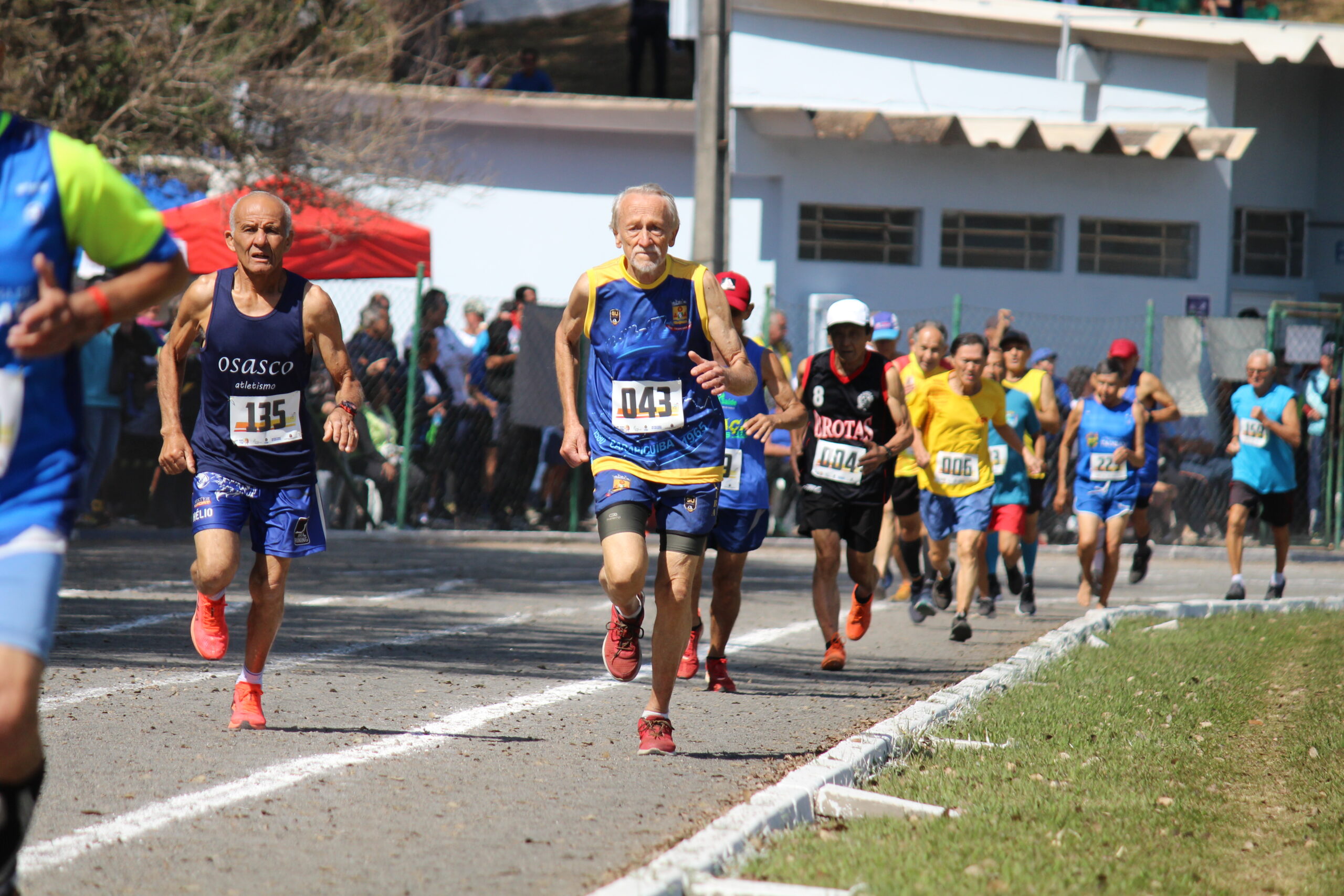 Atletas de Carapicuíba embarcam rumo à final estadual dos Jogos da Melhor Idade