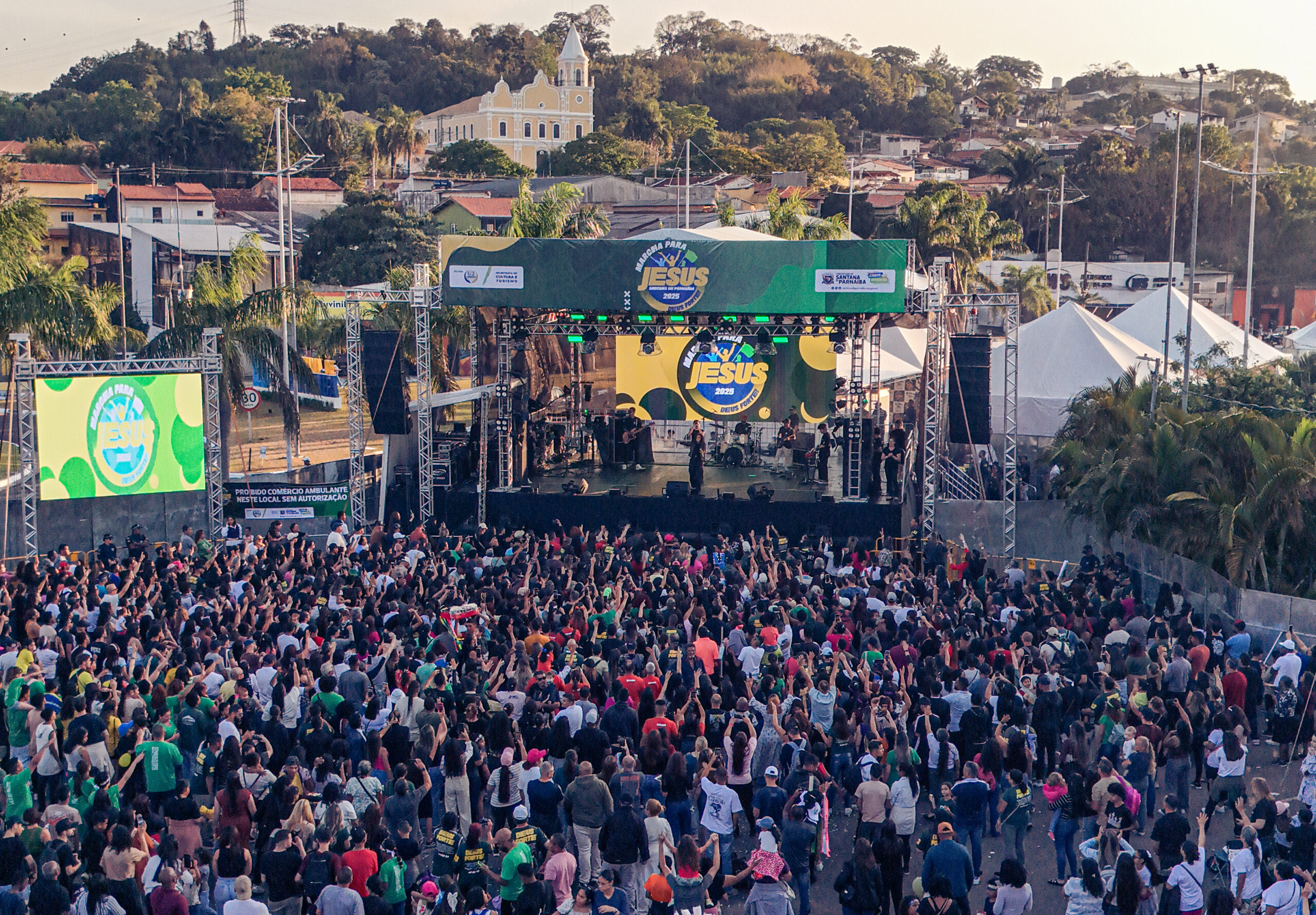 Santana de Parnaíba celebra primeira marcha para Jesus com multidão de fiéis