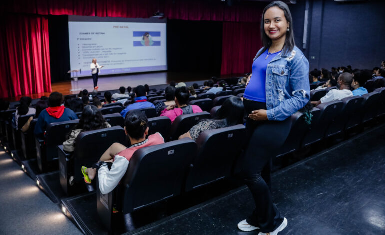Mãe Parnaibana orienta cerca de 200 gestantes em palestra na Arena de Eventos