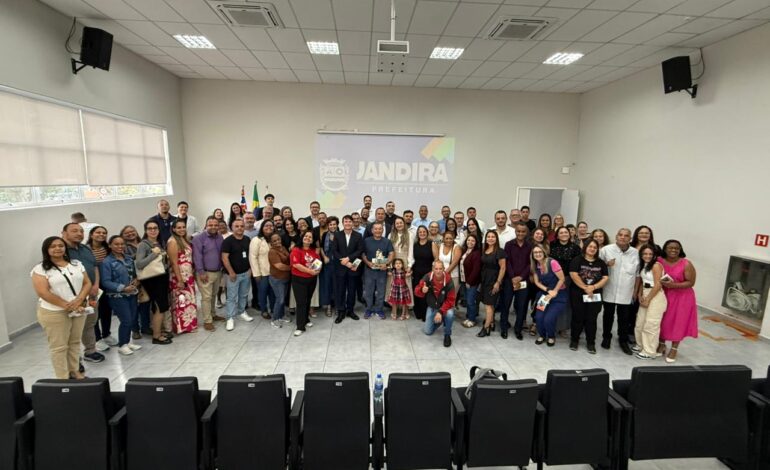 Jandira lança o Programa Famílias Fortes com foco na prevenção e fortalecimento dos vínculos familiares  