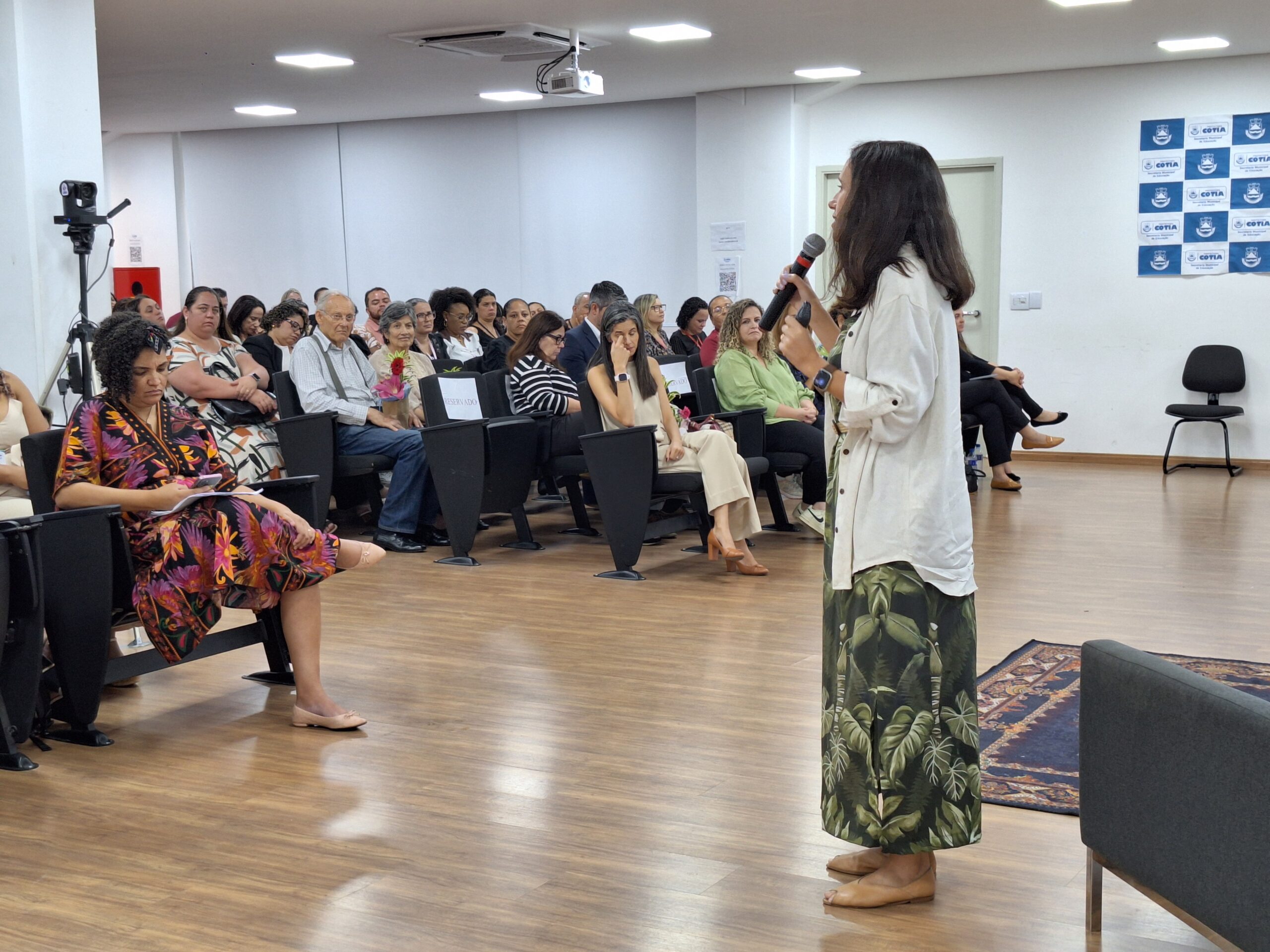 Educação de Cotia dá o primeiro passo pelo Pacto da Primeira Infância