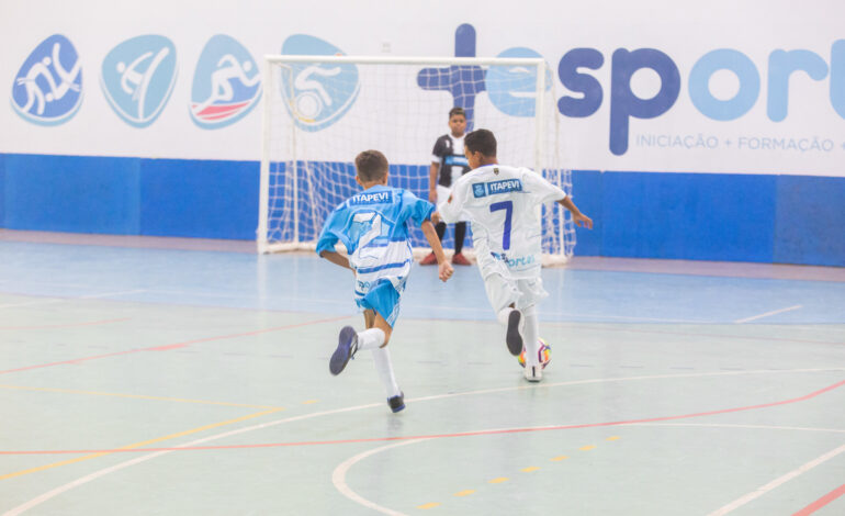 Prefeitura realiza festivais de futsal e futebol com mais de 270 alunos do programa Mais Esportes