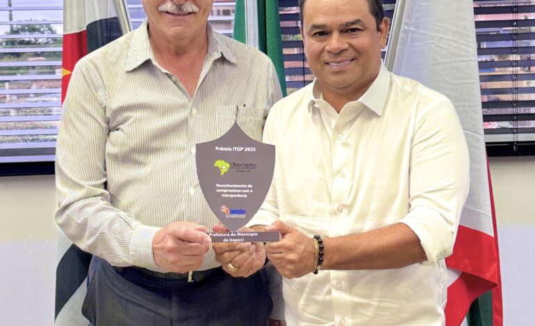 Prefeito Teco é premiado pela Transparência na Gestão