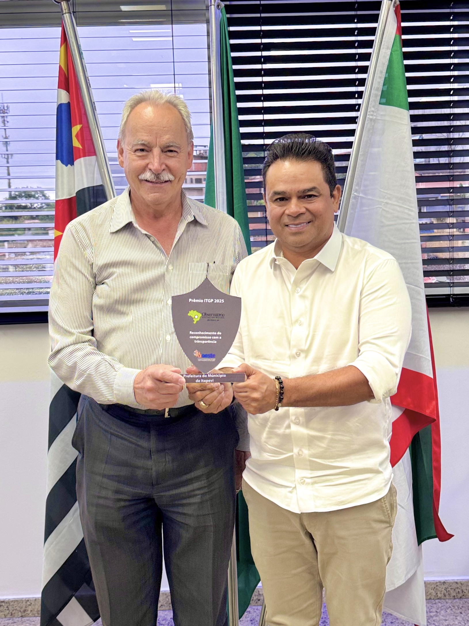 Prefeito Teco é premiado pela Transparência na Gestão