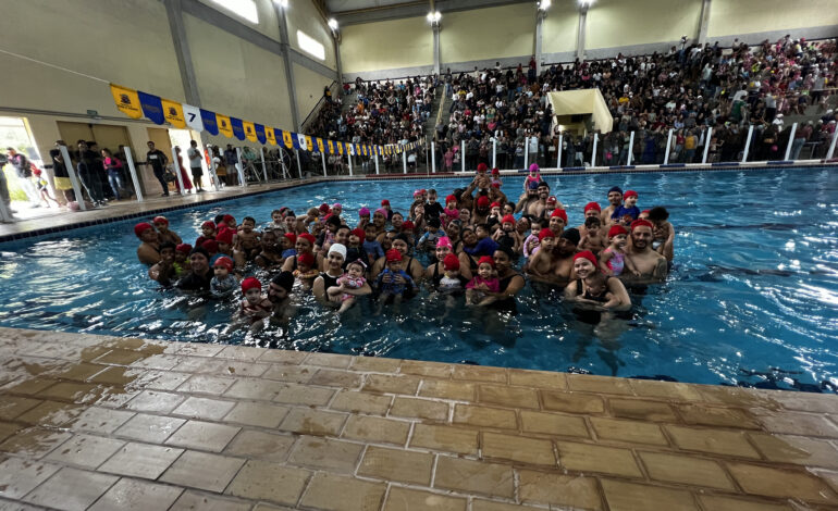 Festival de natação incentiva a prática esportiva desde a infância