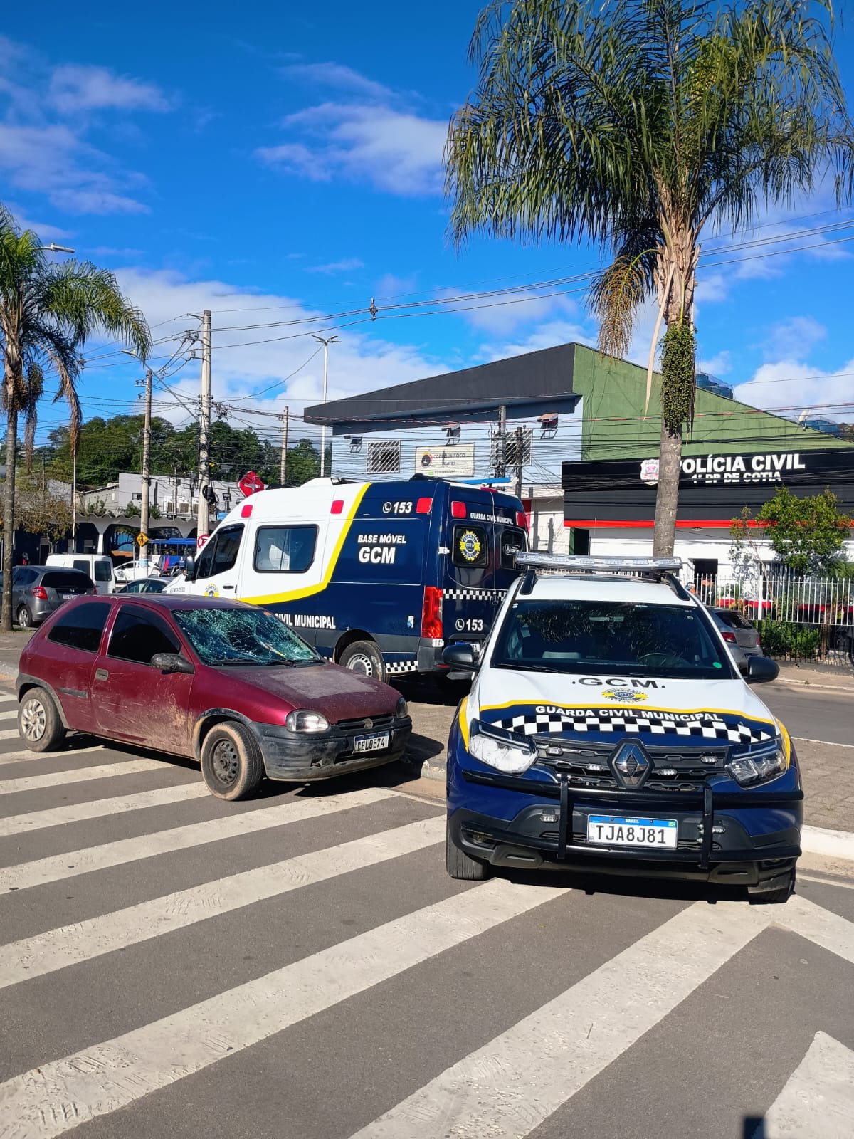 Homem em fúria atropela adolescentes, mas é preso pela GCM que acompanhou a cena pela Central de Monitoramento