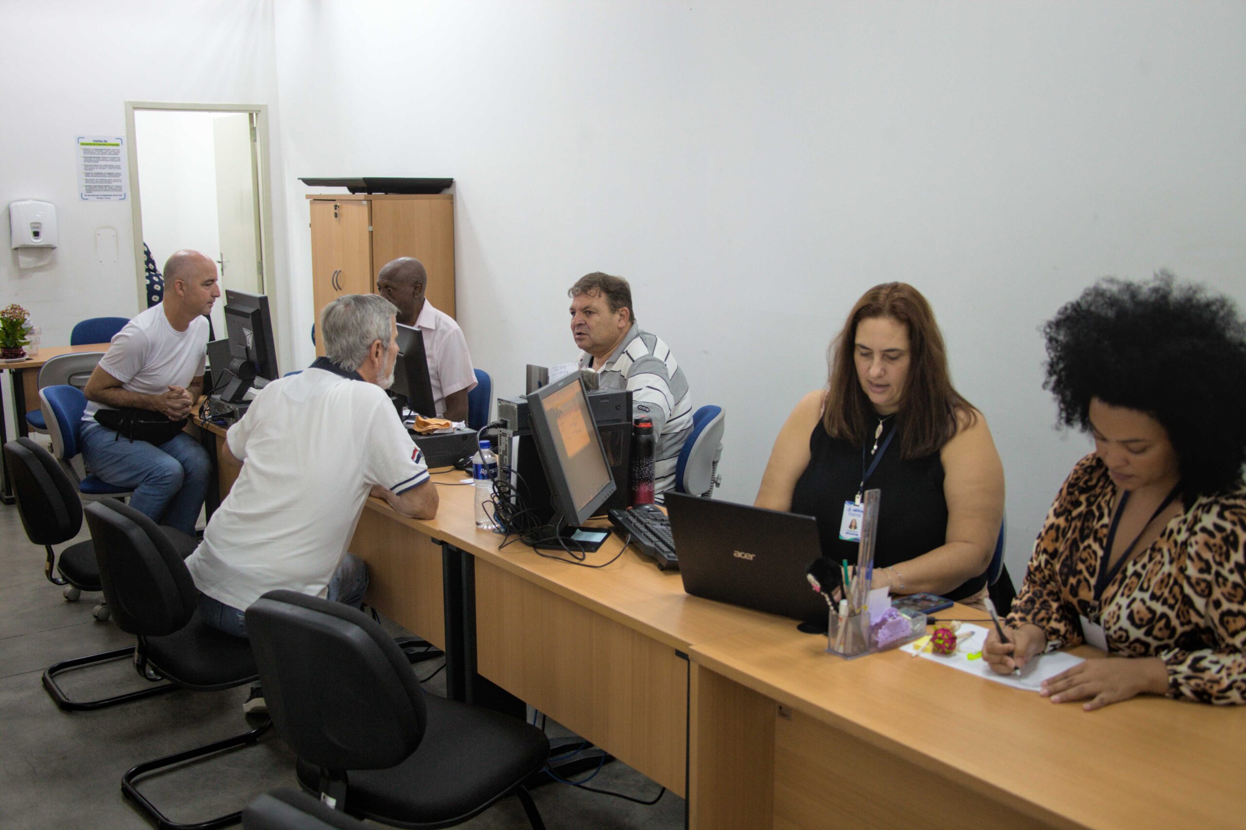 PAT Cotia divulga dezenas de vagas de trabalho abertas para até o dia 7  