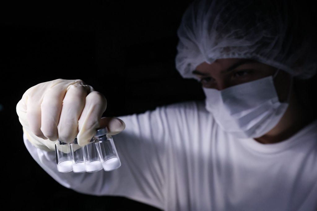 Vacina da dengue do Instituto Butantan, primeira do mundo em dose única, é aprovada pela Anvisa