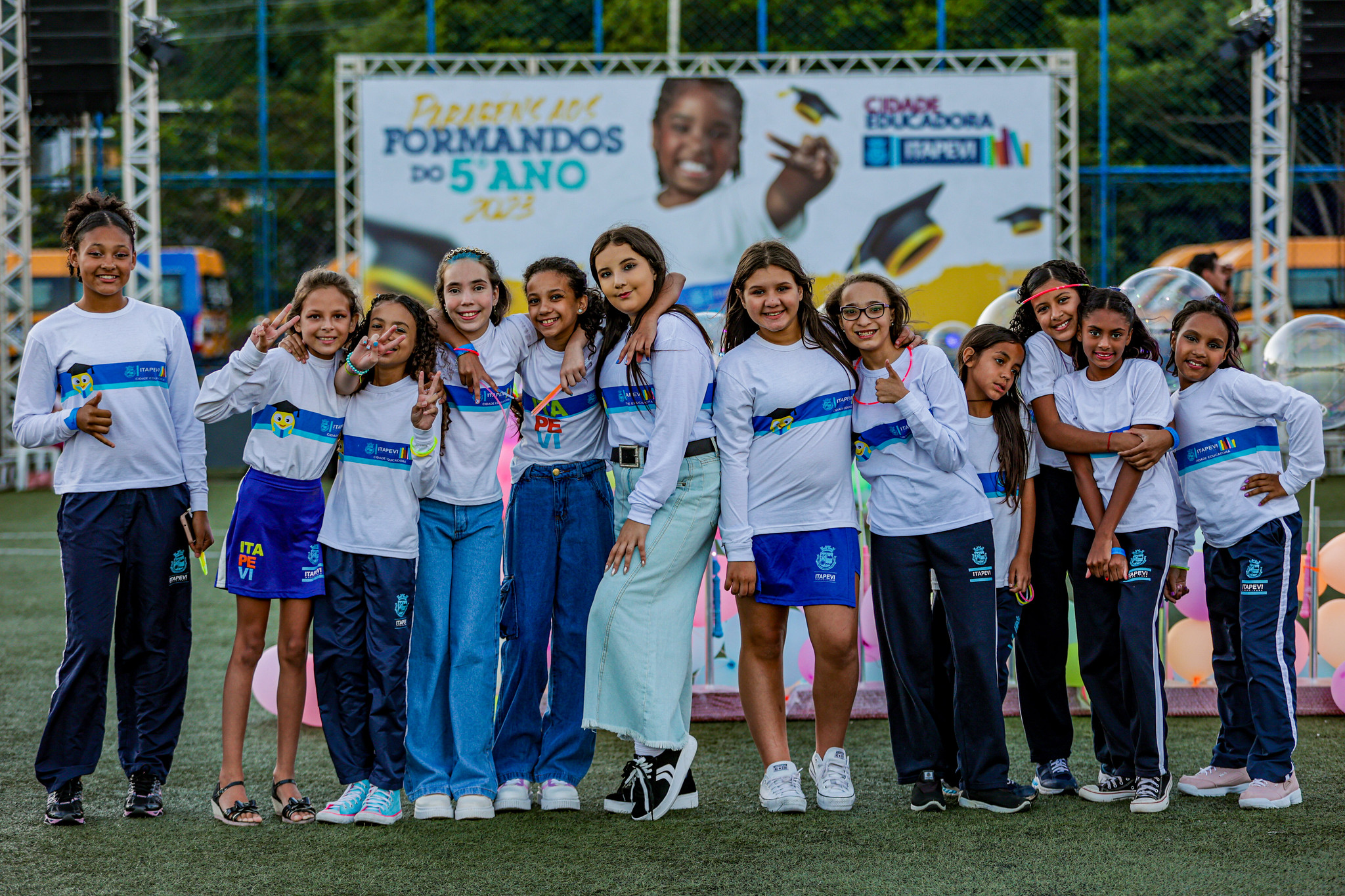 Mais de 3,8 mil alunos celebram a formatura do Ensino Fundamental em Itapevi