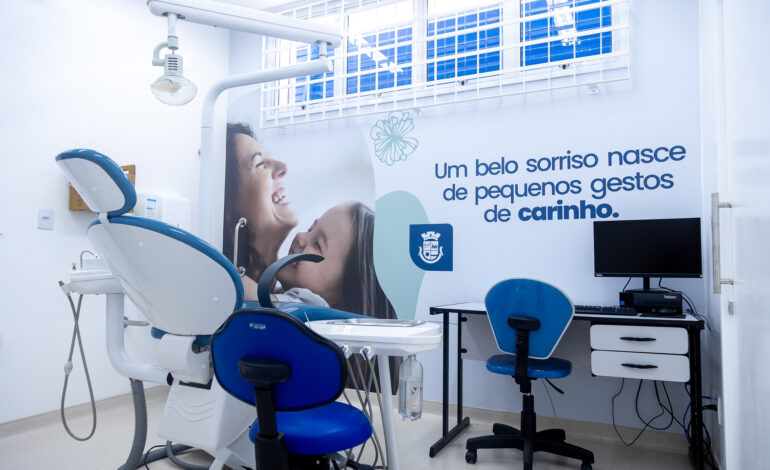 Prefeito Teco entrega UBS Cohab II