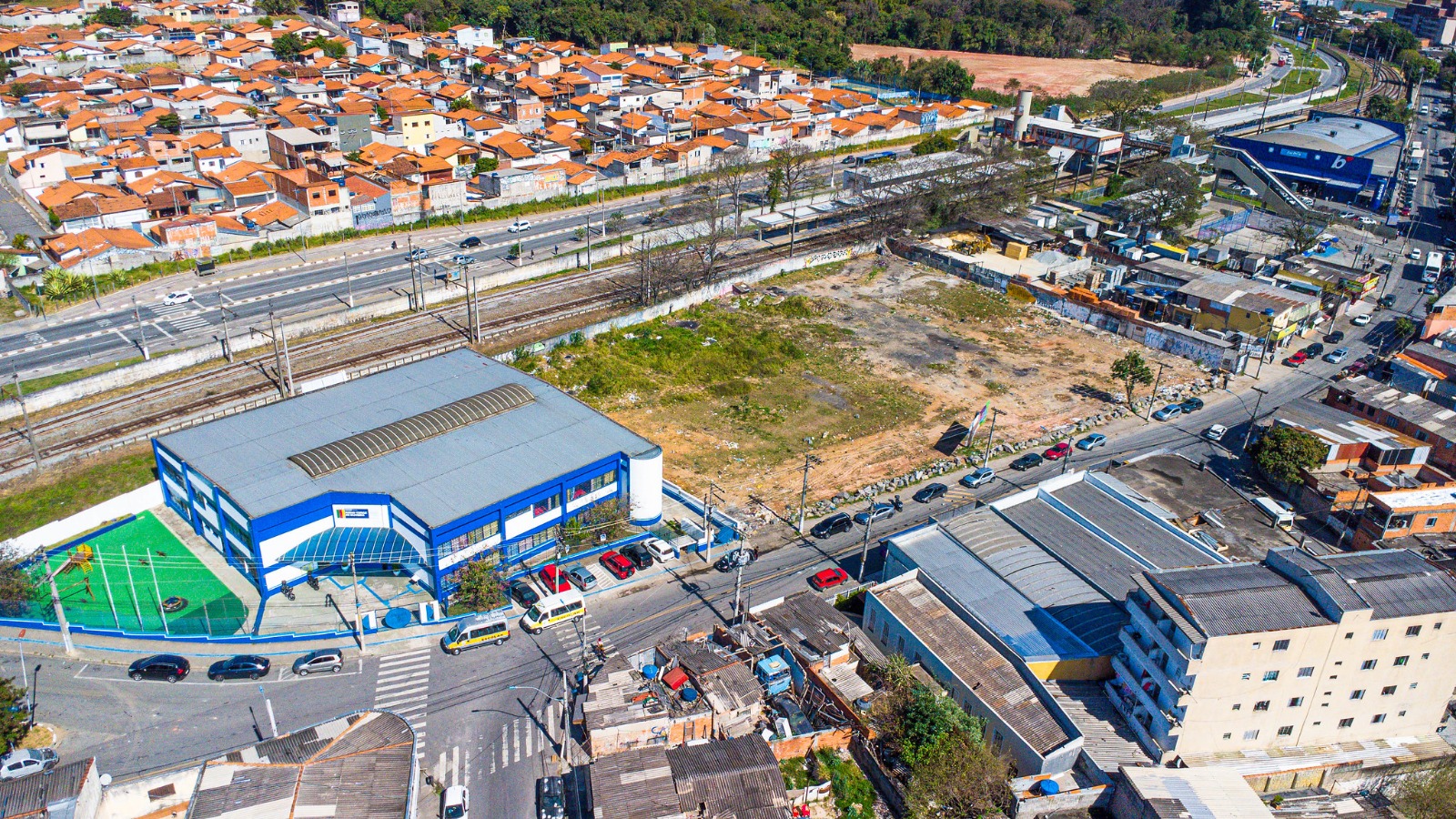 Prefeito Teco assina contrato e garante construção da Escola Estadual do Vitápolis