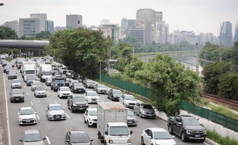Detran-SP moderniza exame de CNH, autoriza carro automático e retira etapa de baliza