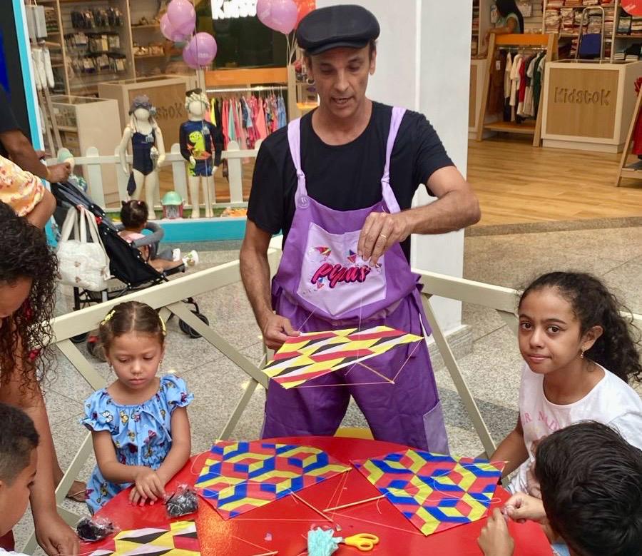 Oficinas de pipa divertem crianças nas férias em Vargem Grande Paulista