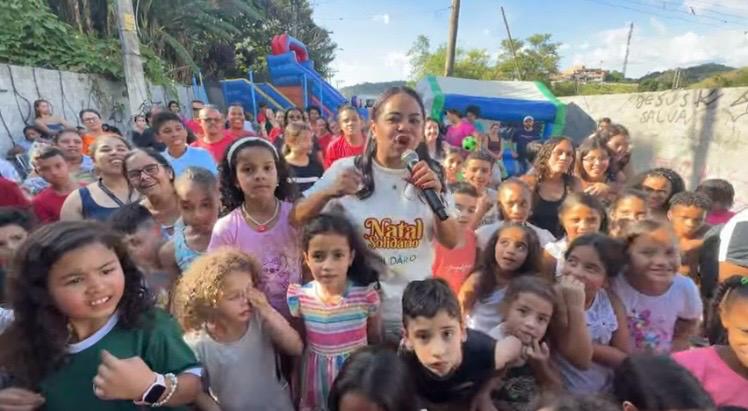 Tia Helena promove a 4ª Festa do Natal Solidário e transforma o Natal de mais de 200 crianças no Parque Imperial