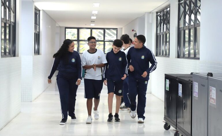 Volta às aulas em Barueri conta com ensino de qualidade para 62.261 estudantes