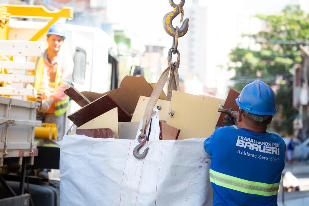 Saiba como utilizar o Papa-Entulho e a Operação Cata-Cacarecos em Barueri