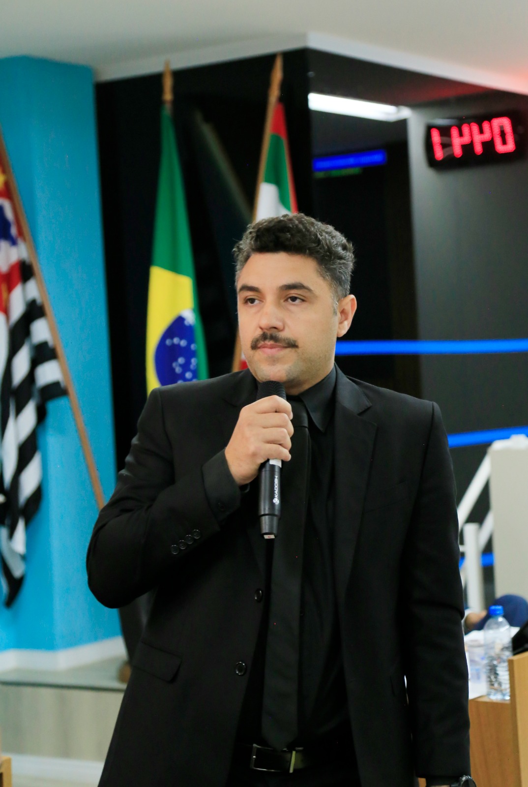 Thiago Moitinho denuncia violência sexual contra crianças e pede vigilância reforçada no Carnaval