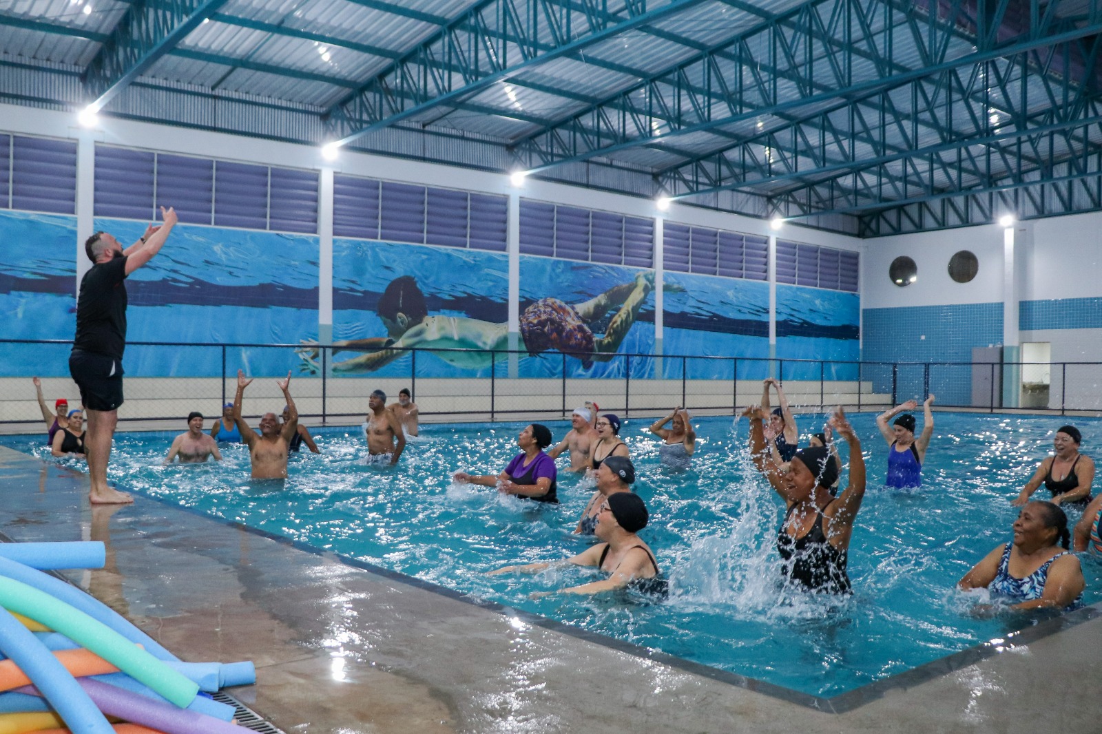 Prefeitura de Carapicuíba abre inscrições para Hidroginástica nos CEEACs Planalto e Cohab BMXA