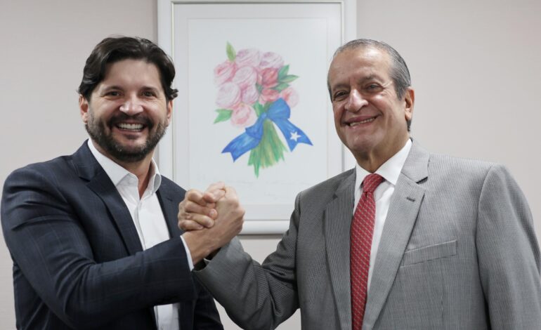 Sessão Solene concede Colar de Honra ao Mérito Legislativo a Valdemar Costa Neto na Assembleia Legislativa