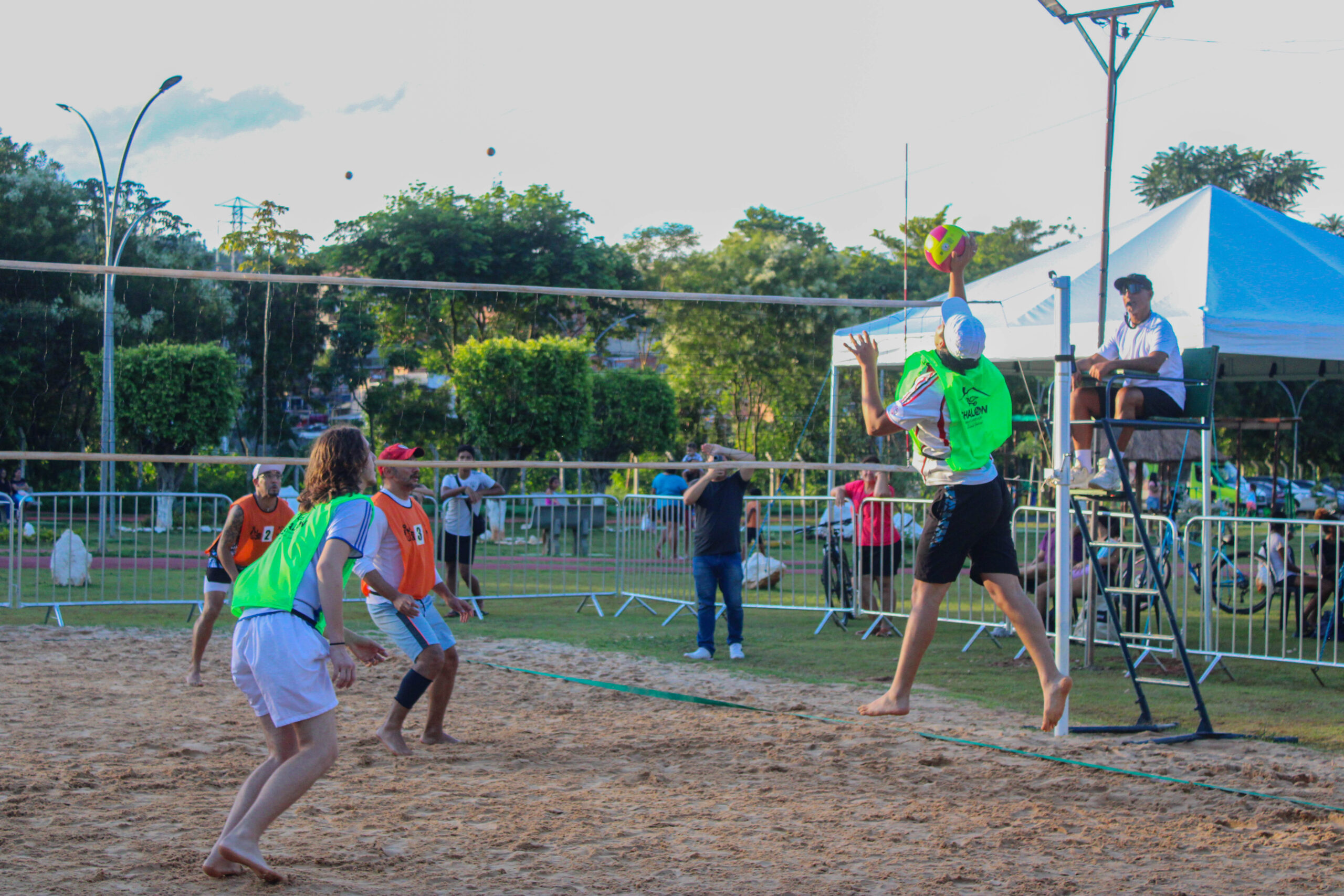 FINAIS DO TORNEIO DE VÔLEI 3 X 3 ACONTECEM NESTE FINAL DE SEMANA EM PIRAPORA DO BOM JESUS