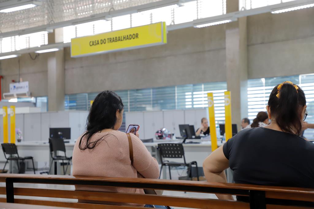 Março começa com 12 vagas de trabalho abertas em Barueri