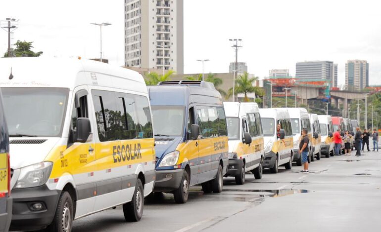 Barueri digitaliza serviços do Transporte Escolar e elimina uso de papel