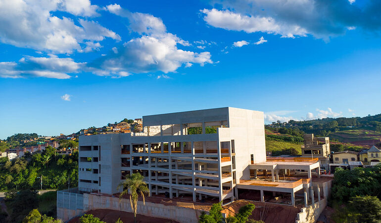 Prefeitura de Itapevi avança com construção da Escola do Futuro no Jardim Cruzeiro, com 70% das obras concluídas