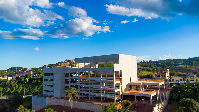 Prefeitura de Itapevi avança com construção da Escola do Futuro no Jardim Cruzeiro, com 70% das obras concluídas
