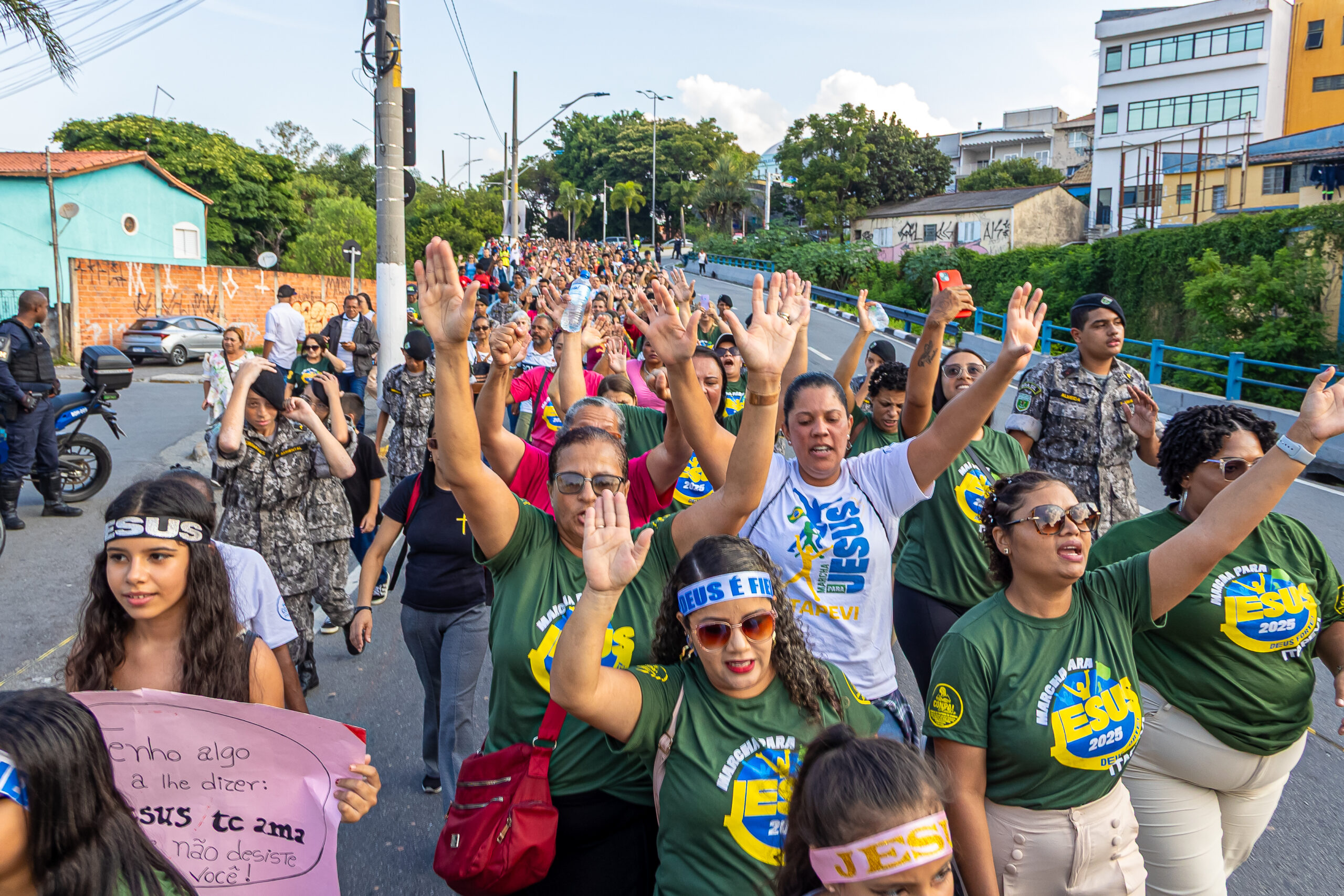 Marcha para Jesus reúne fiéis em Itapevi com caminhada de fé e grande show gospel