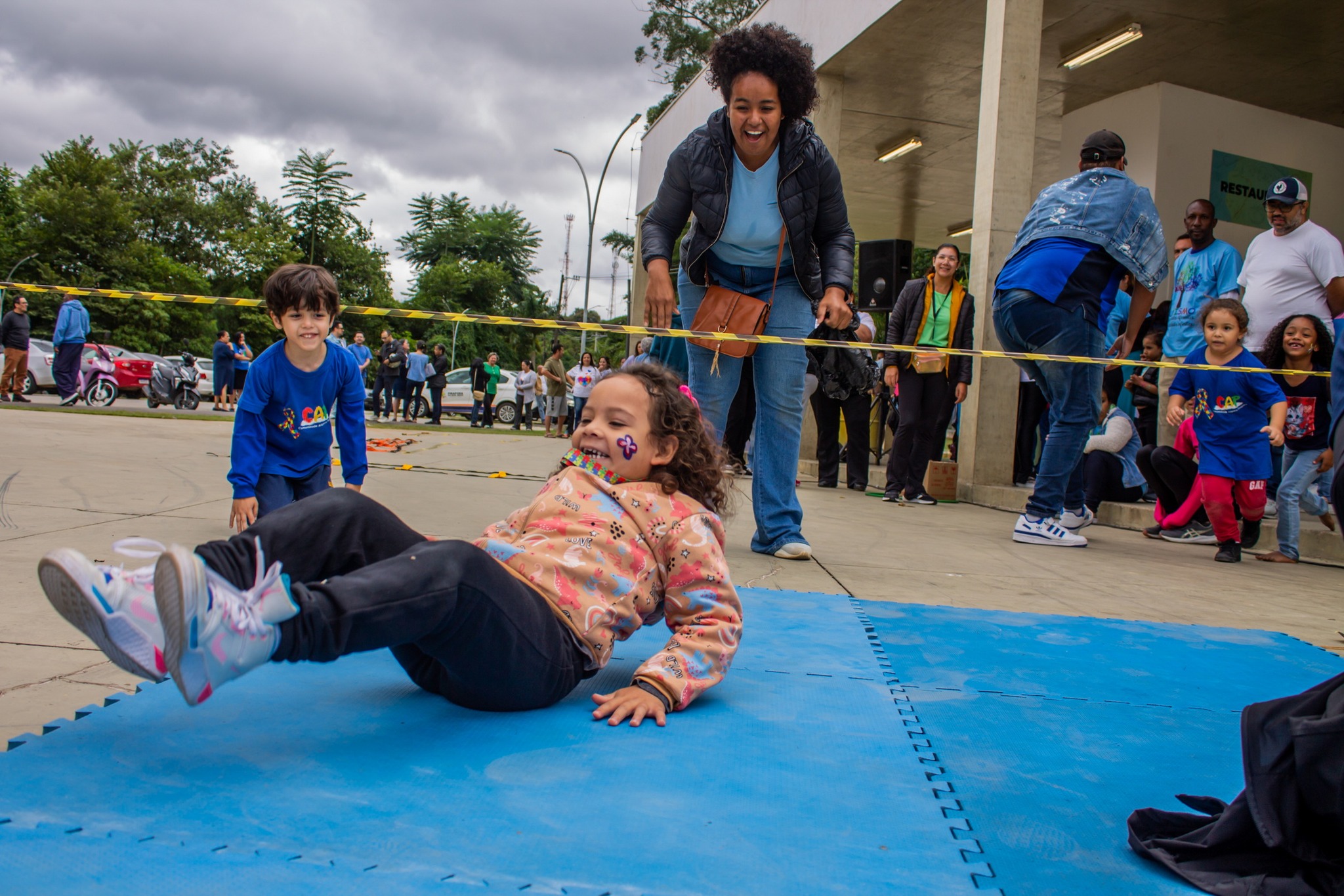 EVENTO DE CONSCIENTIZAÇÃO SOBRE O AUTISMO E SÍNDROME DE DOWN MOVIMENTA PIRAPORA DO BOM JESUS