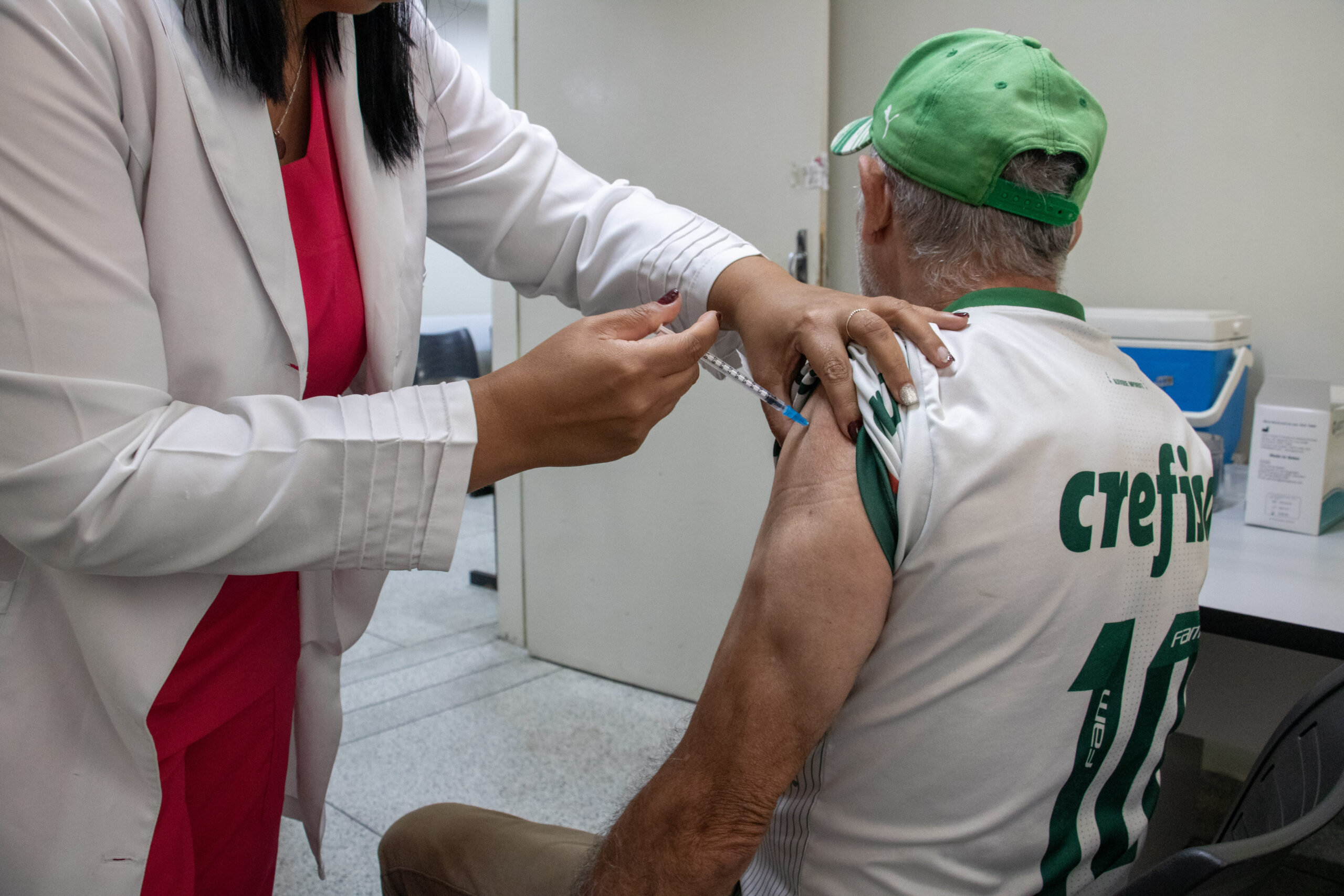 Prefeitura de Carapicuíba inicia vacinação contra a gripe para grupos prioritários